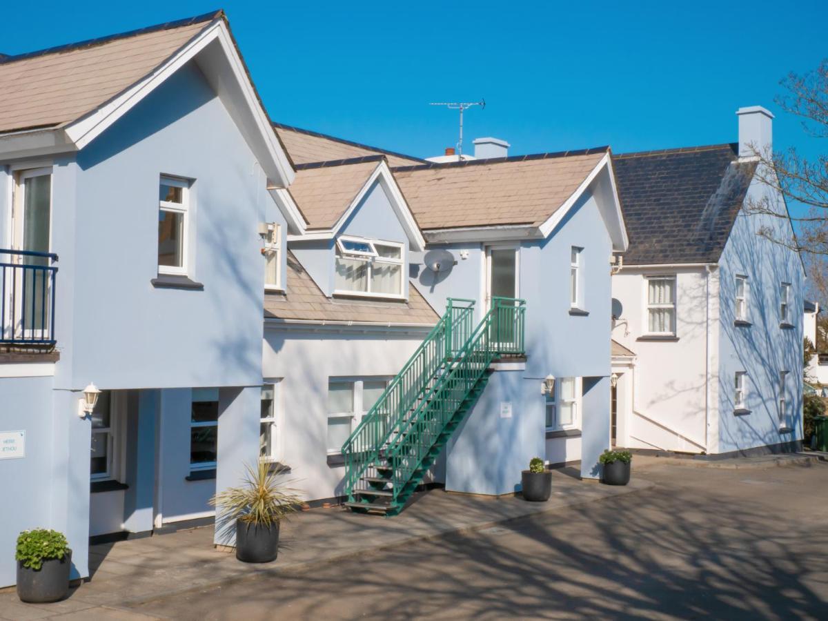 Ellingham Apartments, Bordeaux Harbour, Guernsey Vale Exterior photo